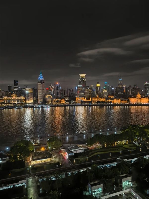 敢卖到一万块的华为超大杯 影像到底能不能打