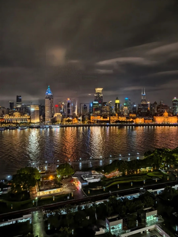 敢卖到一万块的华为超大杯 影像到底能不能打