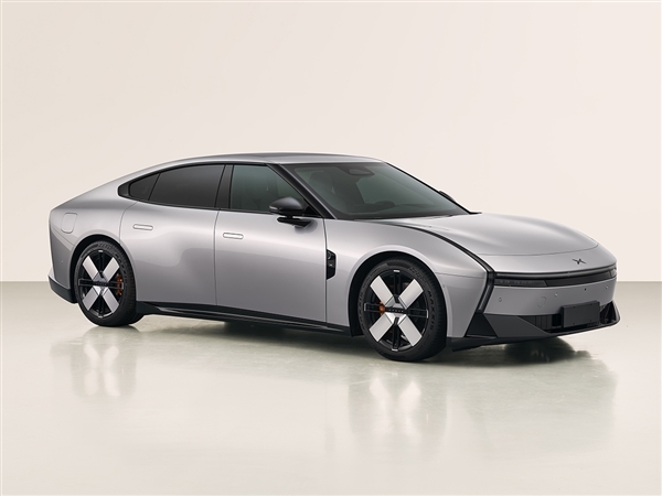 国产电动轿车新标杆!小鹏P7续航突破820km 年内就能提车