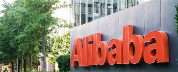 不装了 摊牌了 阿里京东美团开始“三国杀”了