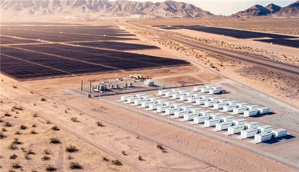 一天卖了友商一年的量:大家为啥都在买抢小米YU7啊!