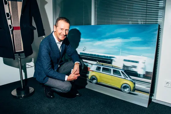 一天卖了友商一年的量:大家为啥都在买抢小米YU7啊!