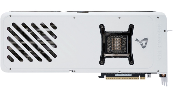 纯白大玩具 旗舰新选择!电竞叛客5090 D v2 X3W OC性能实测