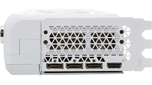 纯白大玩具 旗舰新选择!电竞叛客5090 D v2 X3W OC性能实测