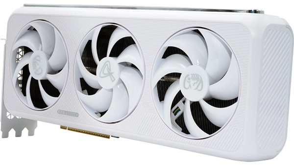 纯白大玩具 旗舰新选择!电竞叛客5090 D v2 X3W OC性能实测