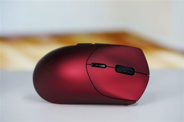 质感金属漆涂装!雷柏VT7二代系列鼠标图赏
