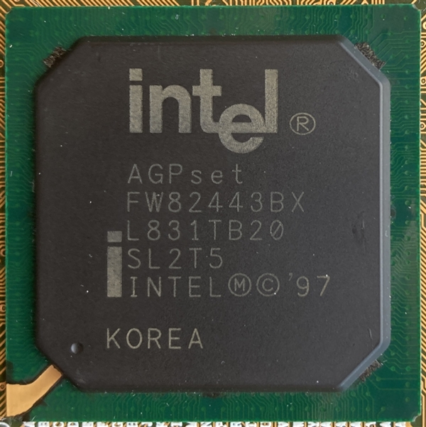 传奇落幕!Linux7.0内核正式弃用Intel440BX芯片组